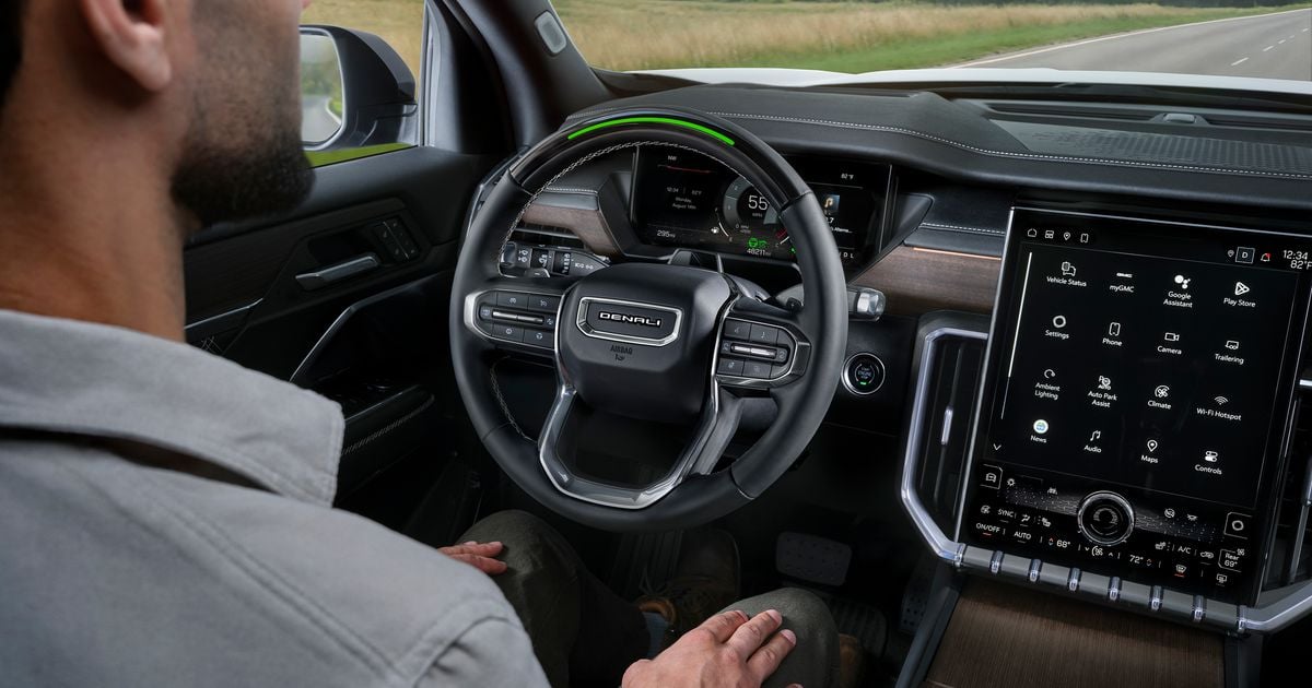 A tecnologia inteligente de direção sem as mãos da GM ainda não está disponível para a Austrália, apesar do pedido local