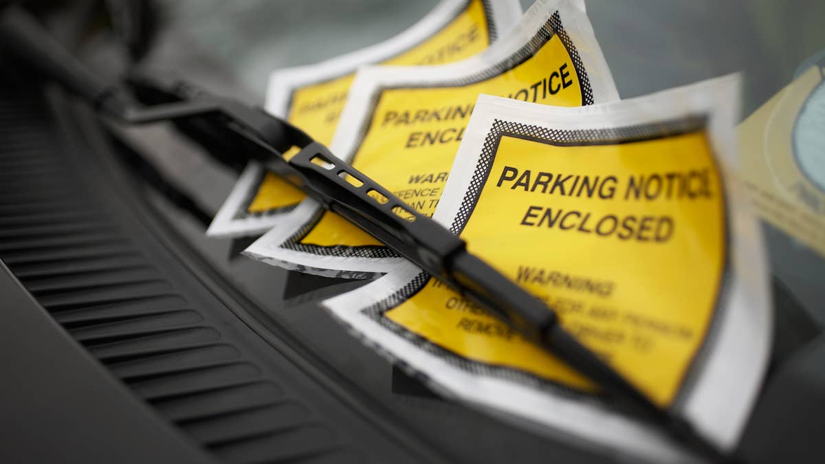 Processo afirma que câmeras de estacionamento usaram placas para rastrear motoristas