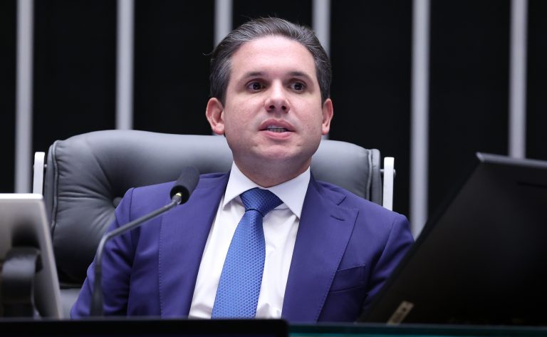 Hugo Motta debate renegociação de dívidas agrícolas e redução de impostos sobre combustíveis – Notícias