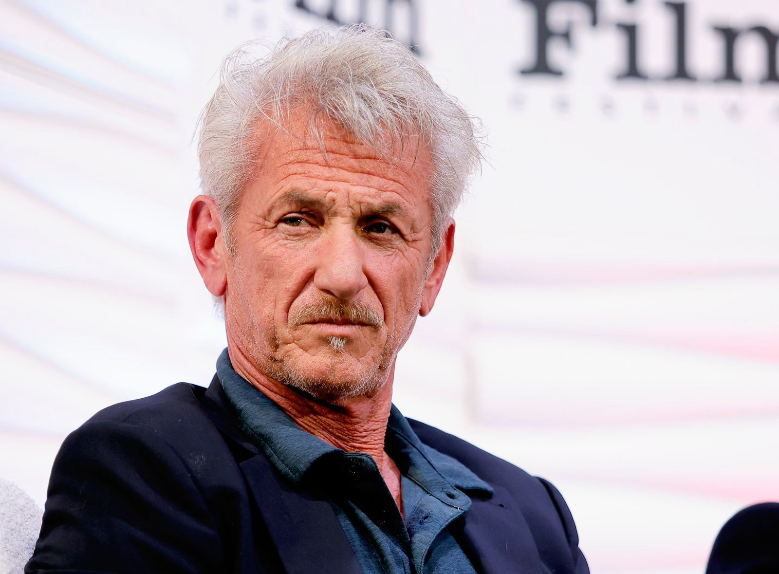 Sean Penn dirigirá drama policial em 6 de janeiro na Warner Bros. com Bradley Cooper anexado à estrela