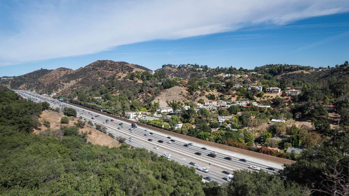 Alerta de tráfego SoCal: cortes de faixa de passagem 405 Sepulveda e fechamentos noturnos de rodovias para atrapalhar sua viagem de fim de semana