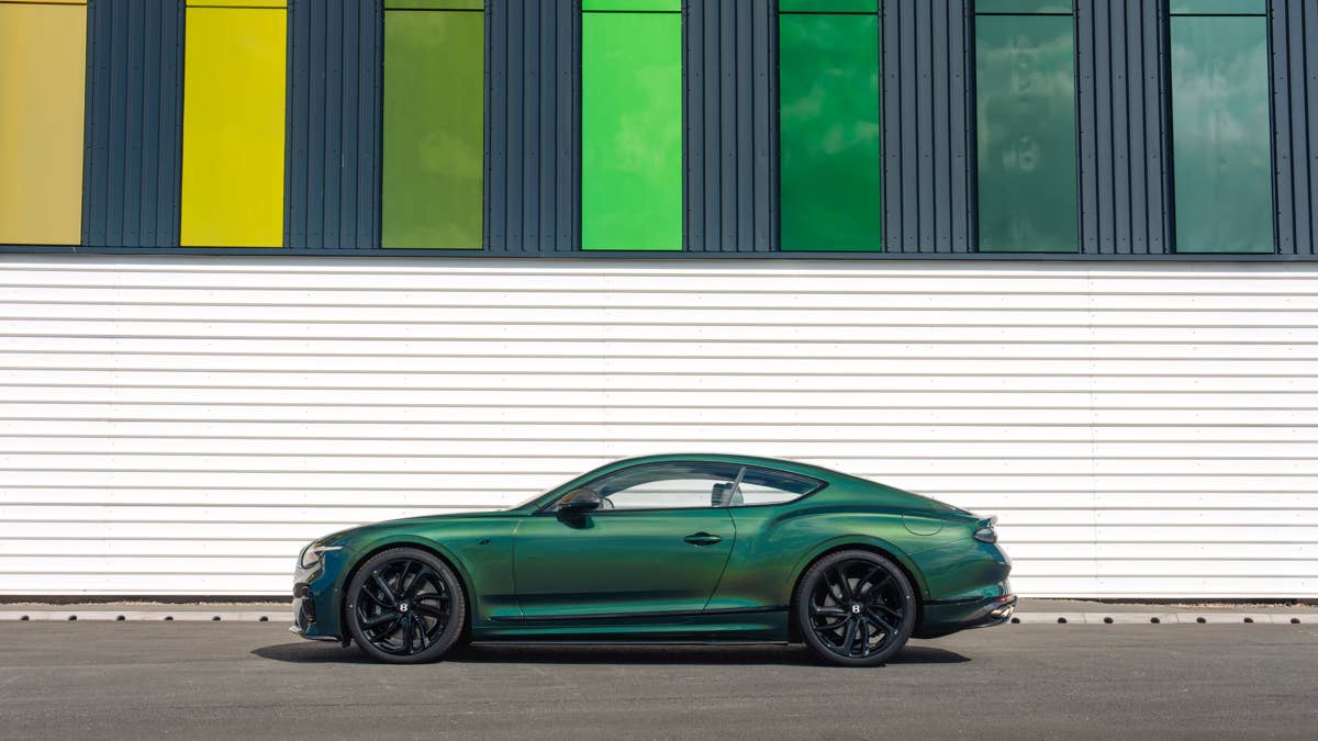O Continental GT da Bentley acaba de receber uma nova pintura espetacular com mudança de cor