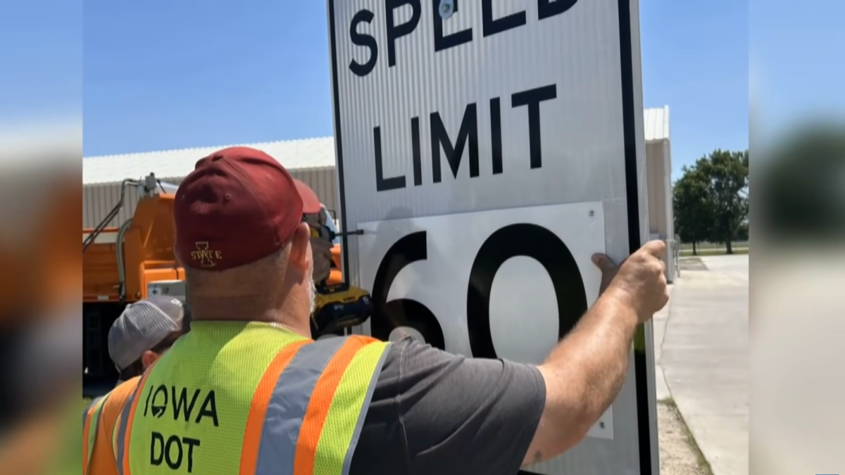 O limite da rodovia rural de 55 MPH em Iowa está finalmente subindo