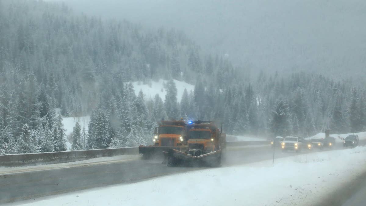 Alerta de tempestade de inverno: até 20 centímetros de neve podem enterrar estradas para Yellowstone, Grand Teton e geleira enquanto inundações repentinas e congelamento de verão atingem as Montanhas Rochosas