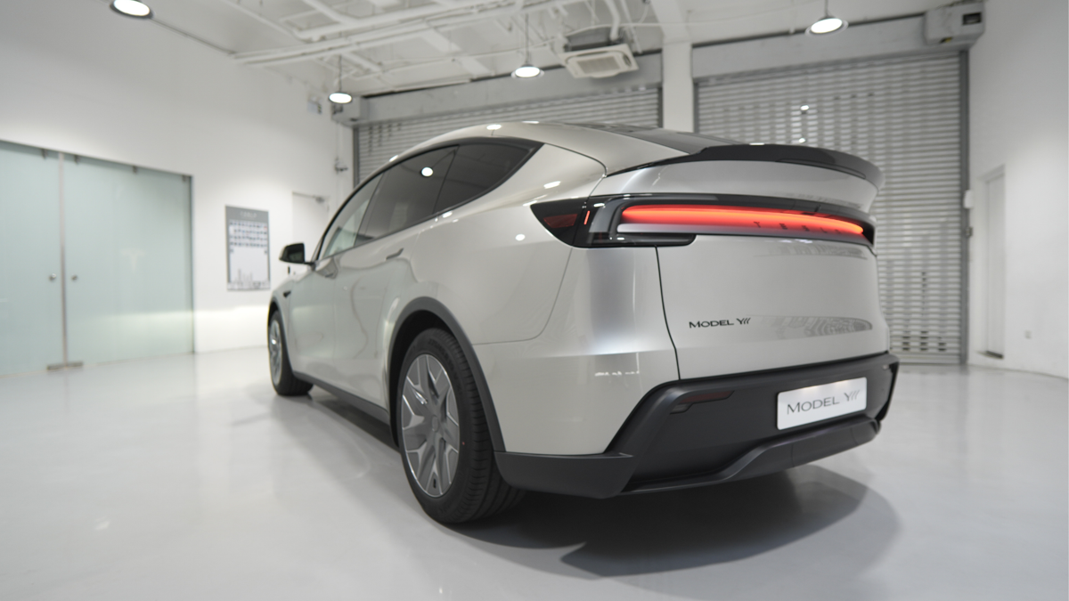 O modelo YL de seis lugares da Tesla está supostamente chegando à América neste outono