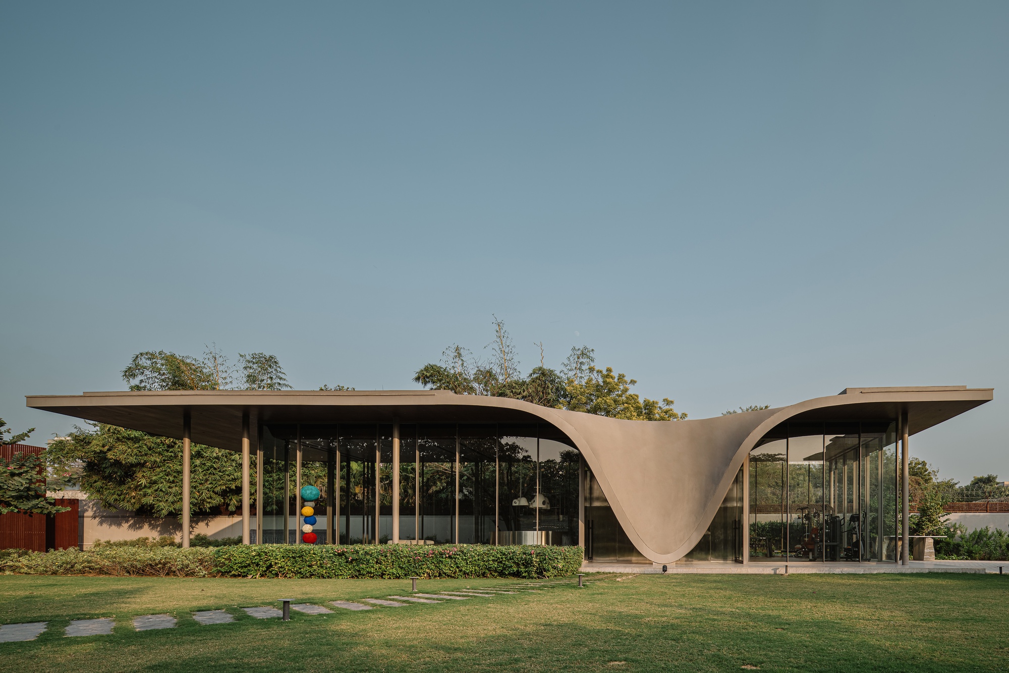 The Dip Pavilion / estúdio de design andblack
