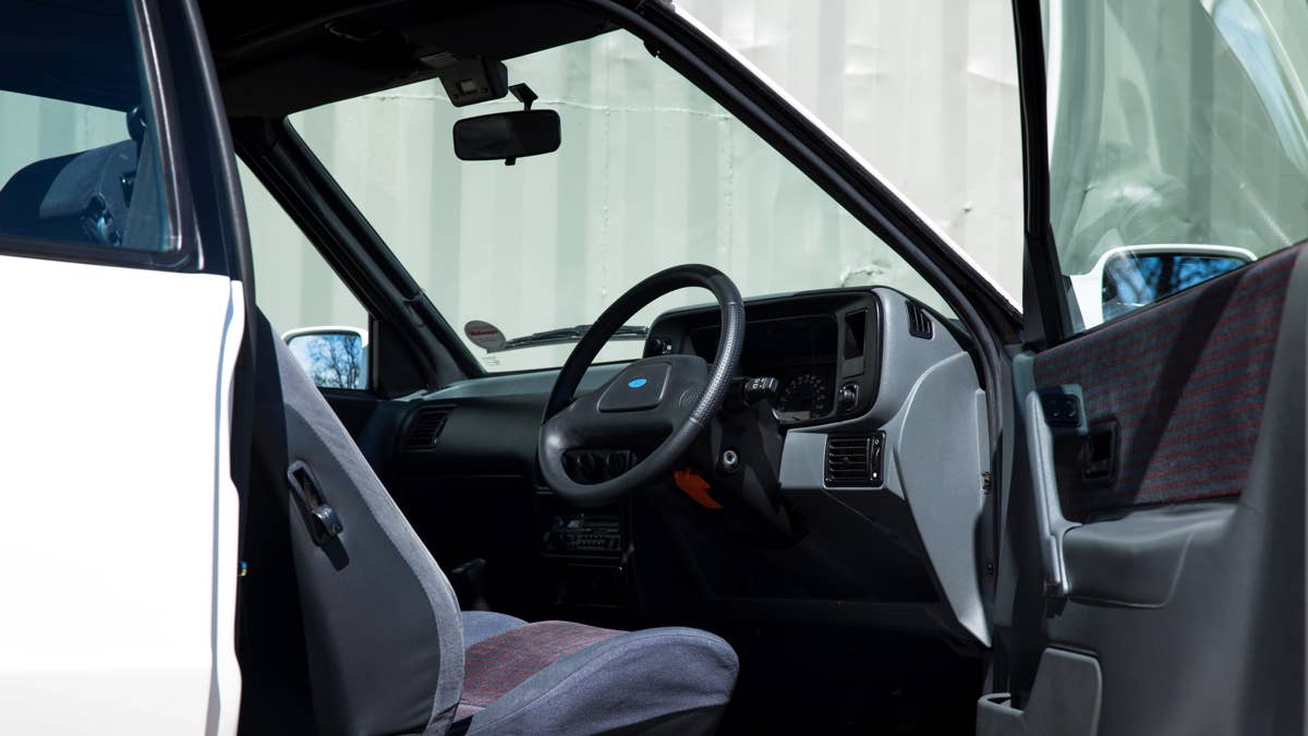 Ford Escort XR3i Restomod transforma um hot hatch dos anos 80 no carro que os fãs lembram