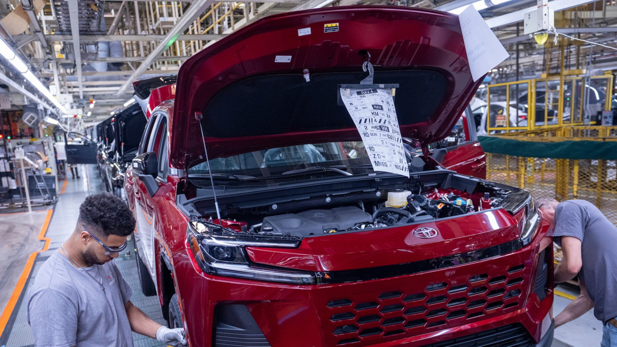 Toyota afirma que a escassez do RAV4 custará quase 55.000 vendas