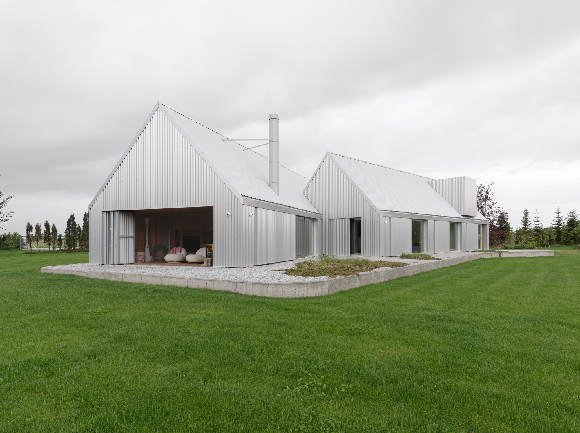 Casa no lago / Ultra Architects