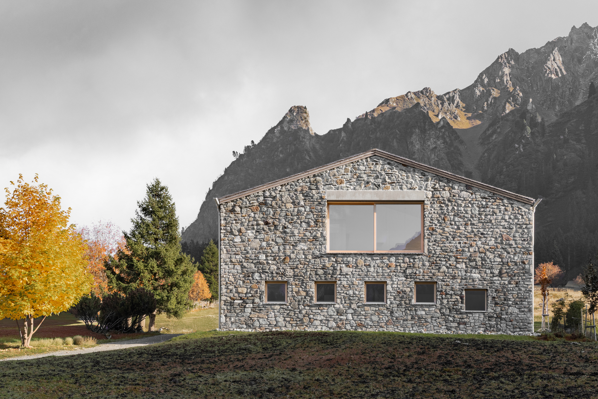 Vergalderie – Pousada e Galeria Alpina / Christian Tonko