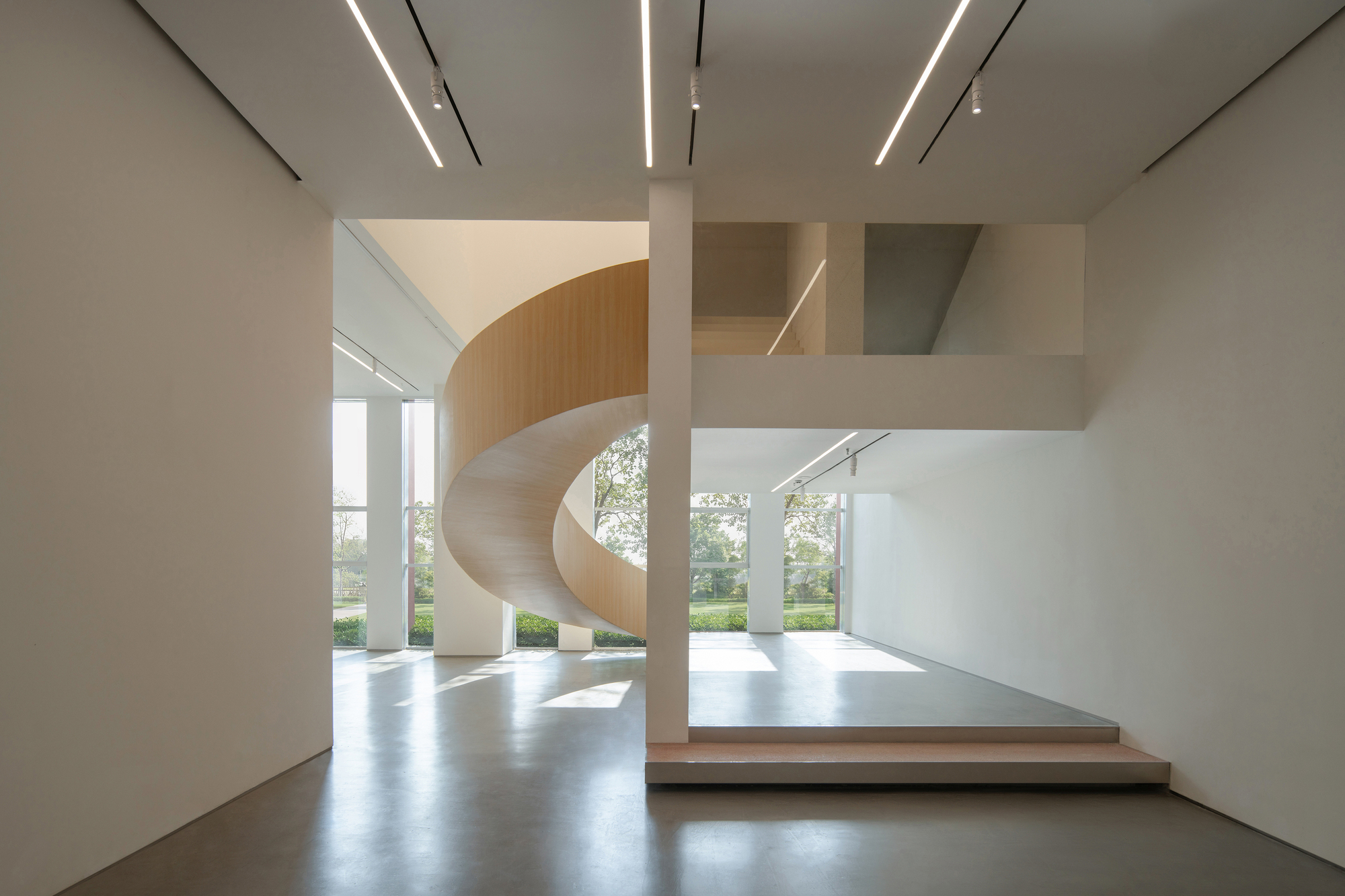Centro de Arte Contemporânea REDGE / Atelier Meadow