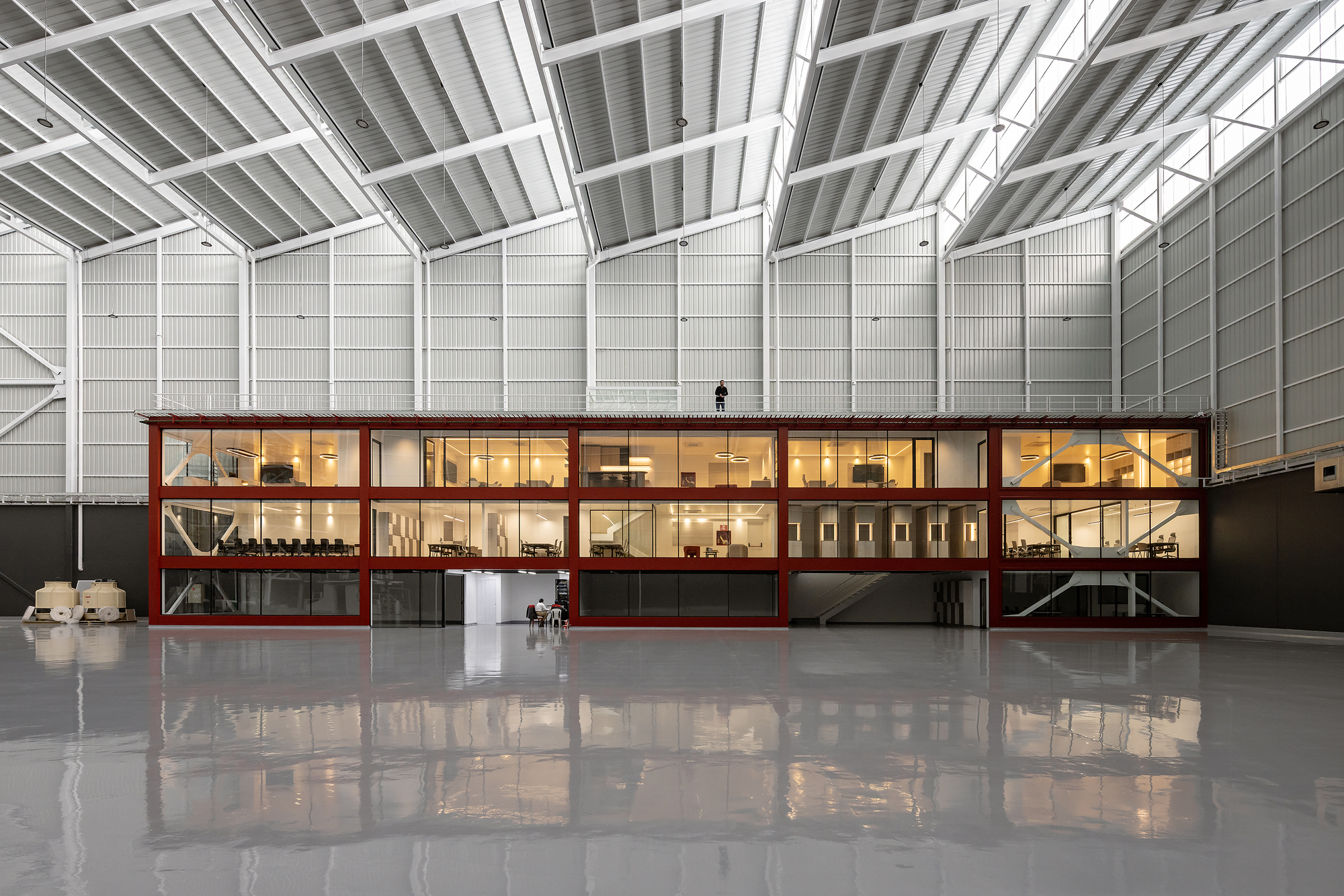 Edifício de escritórios + armazém industrial PARAISO / TEC Taller EC