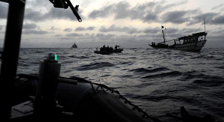 OMI apela por libertação urgente de 44 marinheiros detidos por piratas