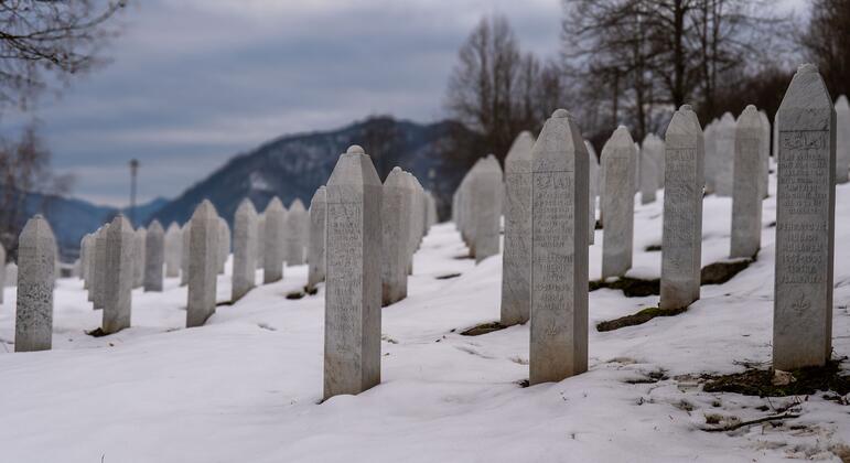 ONU reforça memória de genocídio em Srebrenica para combater negacionismo