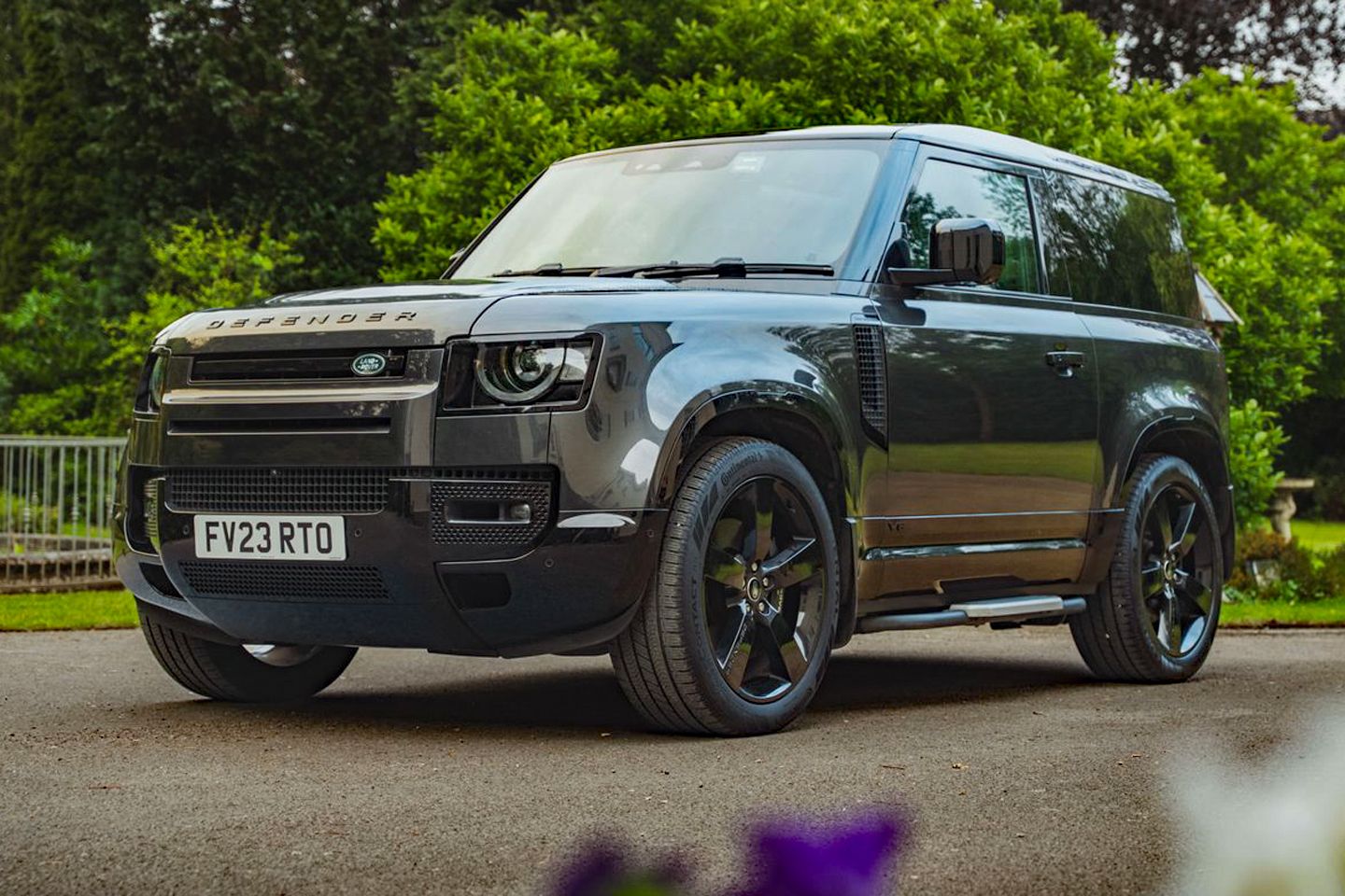 SUVs rápidos com V8s impressionantes | Seis dos melhores