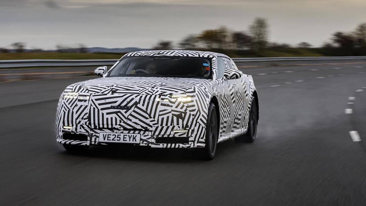 A Jaguar ainda tem carros antigos em estoque e os descontos são enormes