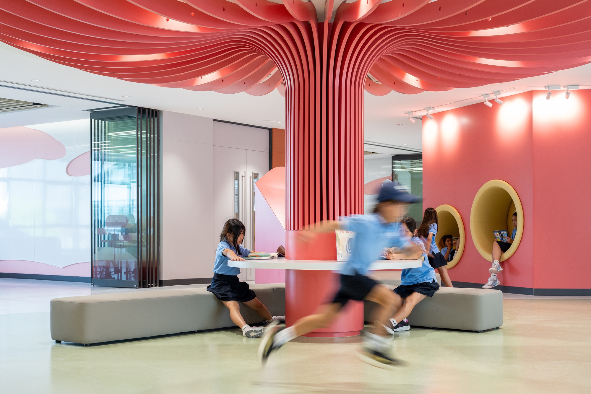 Escola Internacional KIS Reignwood Park / Rosan Bosch Studio