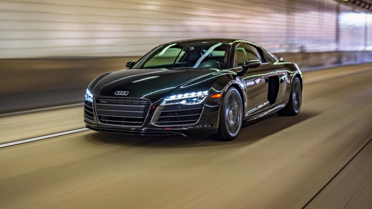 Alguém hackeou um Audi R8 perfeitamente fino para construir uma réplica do Bugatti Chiron