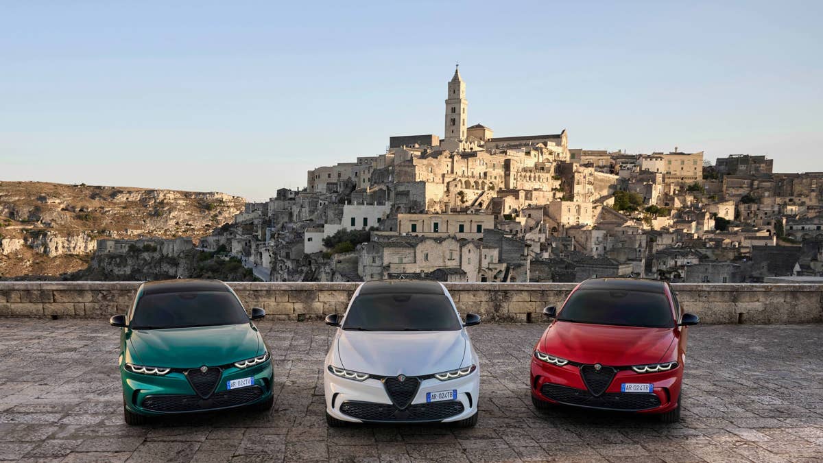 Alfa Romeo provoca o SUV necessário para lutar contra BMW e Audi