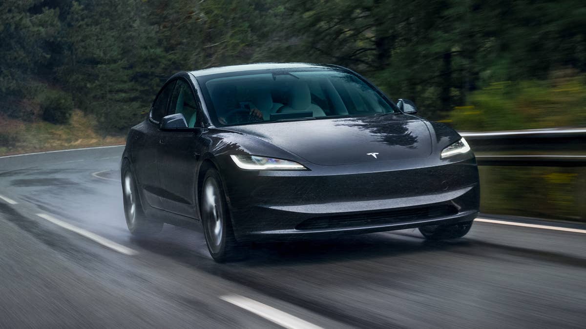 A última atualização da Tesla visa privacidade, pais e câmeras sujas