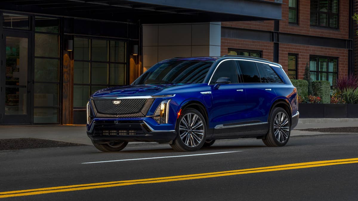 GM interrompe vendas do Vistiq e faz recall de quase 15.000 SUVs por risco de aprisionamento de assentos