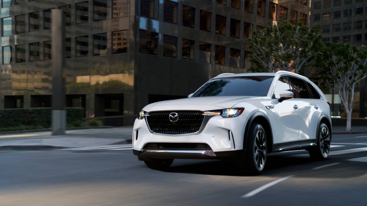 O novo carregador da Dodge ficou envergonhado por um SUV da família Mazda