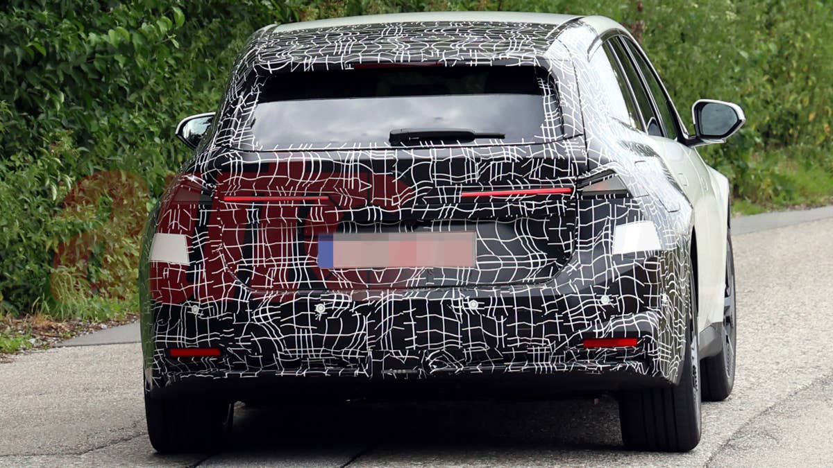 A primeira perua elétrica da série 3 da BMW é espionada pela primeira vez