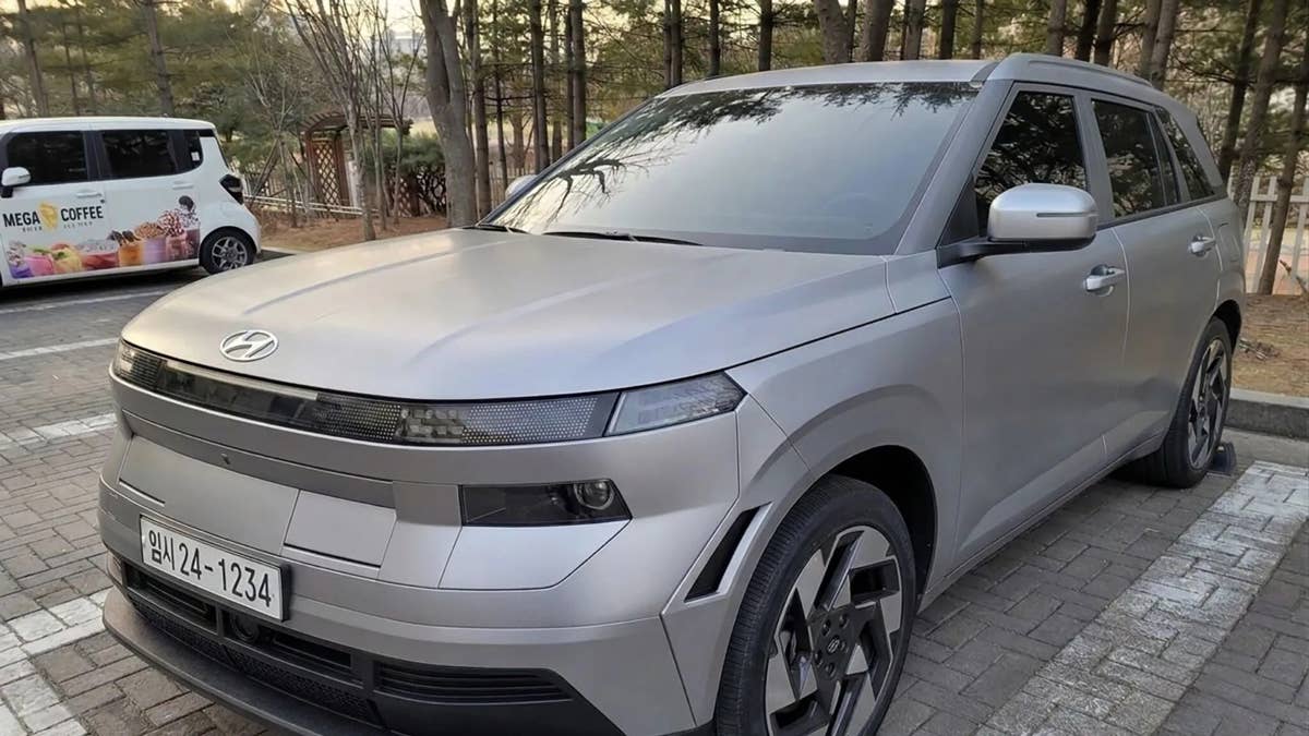 VAZADO: Hyundai Kona redesenhado parece completamente estranho, no bom sentido