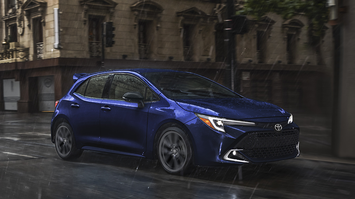Toyota Corolla Hatchback ganha mais tecnologia e fica abaixo de US$ 25 mil