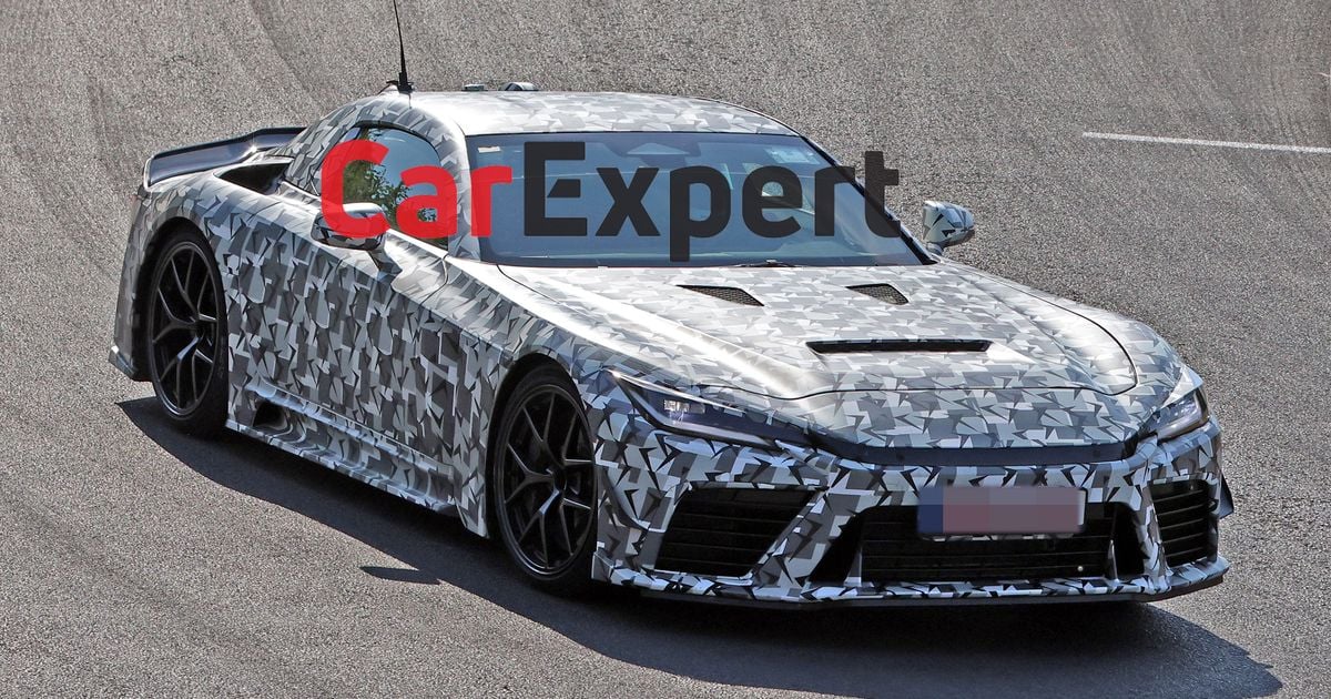 Toyota GR GT V8 espiado em duas novas versões