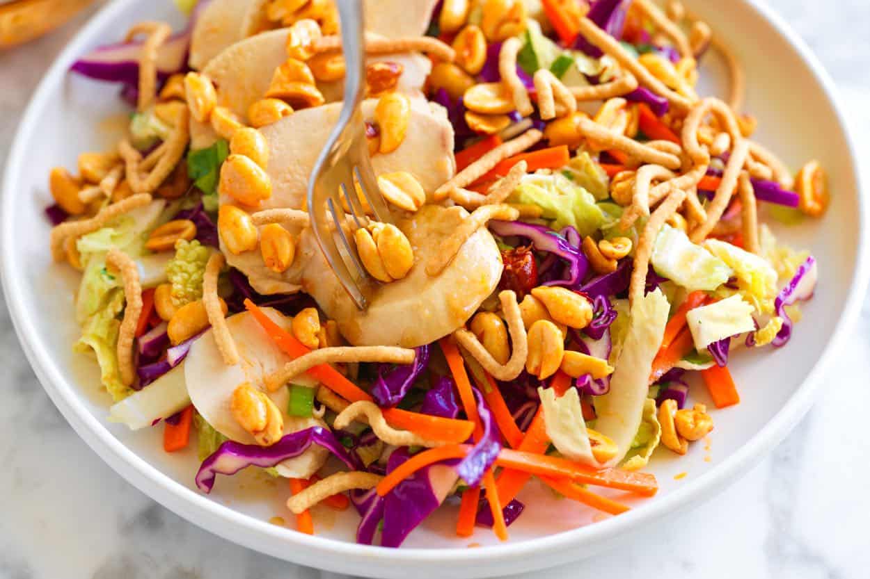 Receita de Salada de Frango Chinesa (com o melhor molho)