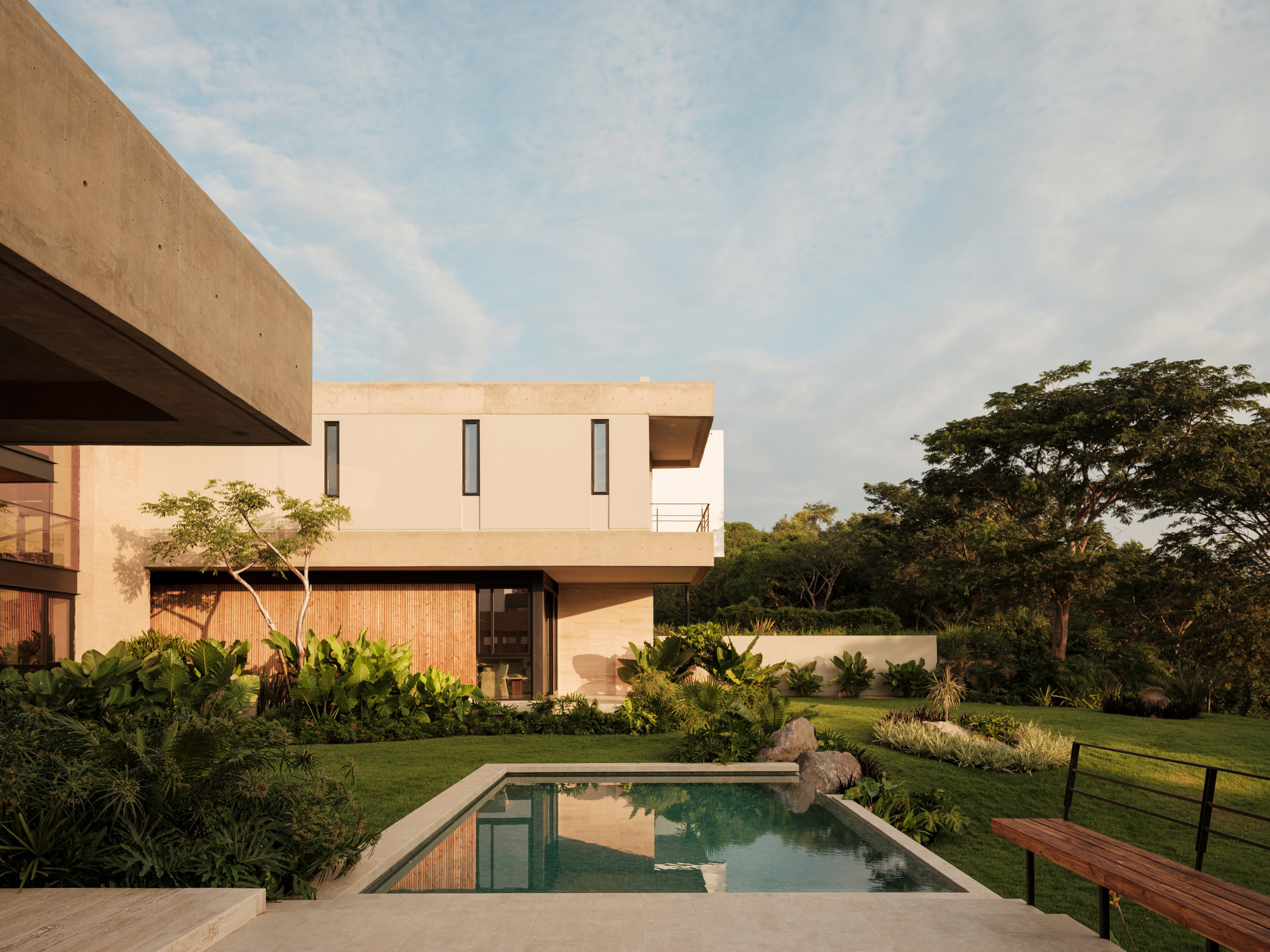 Naab House / Di Frenna Arquitectos