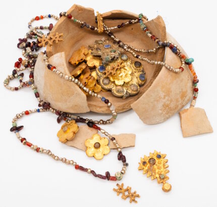 Tesouro de joias medievais encontrado na Arábia Saudita – The History Blog