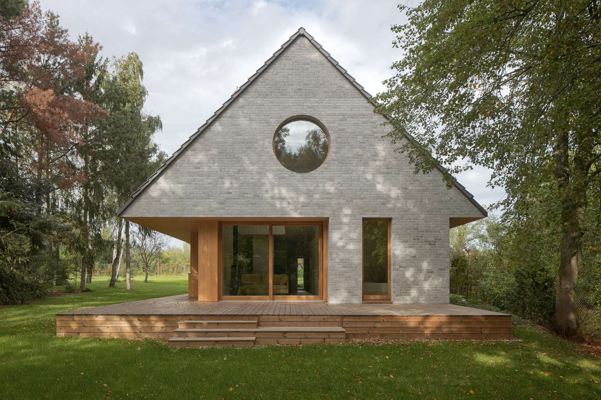 Casa Elementar / YUMI Architects