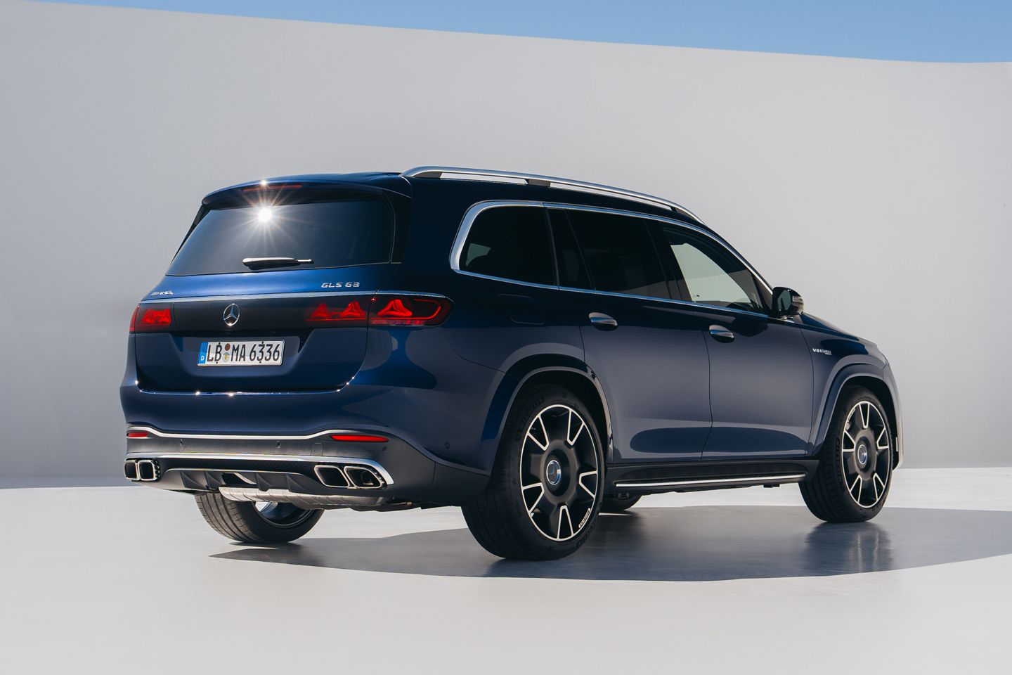 AMG contra-ataca com preço de SUV com motor V8