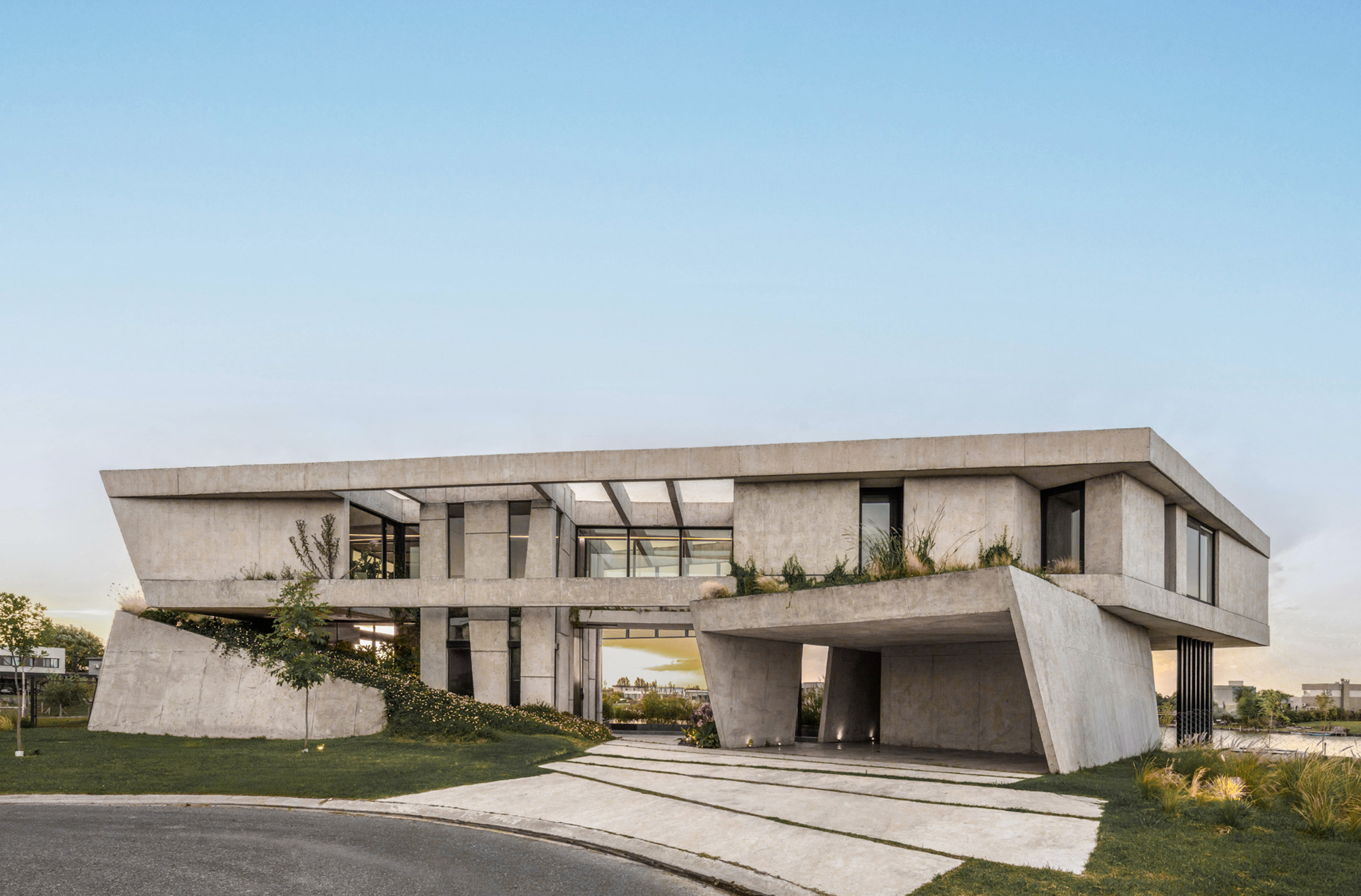 Casa Lomadas / Estúdio Grizzo