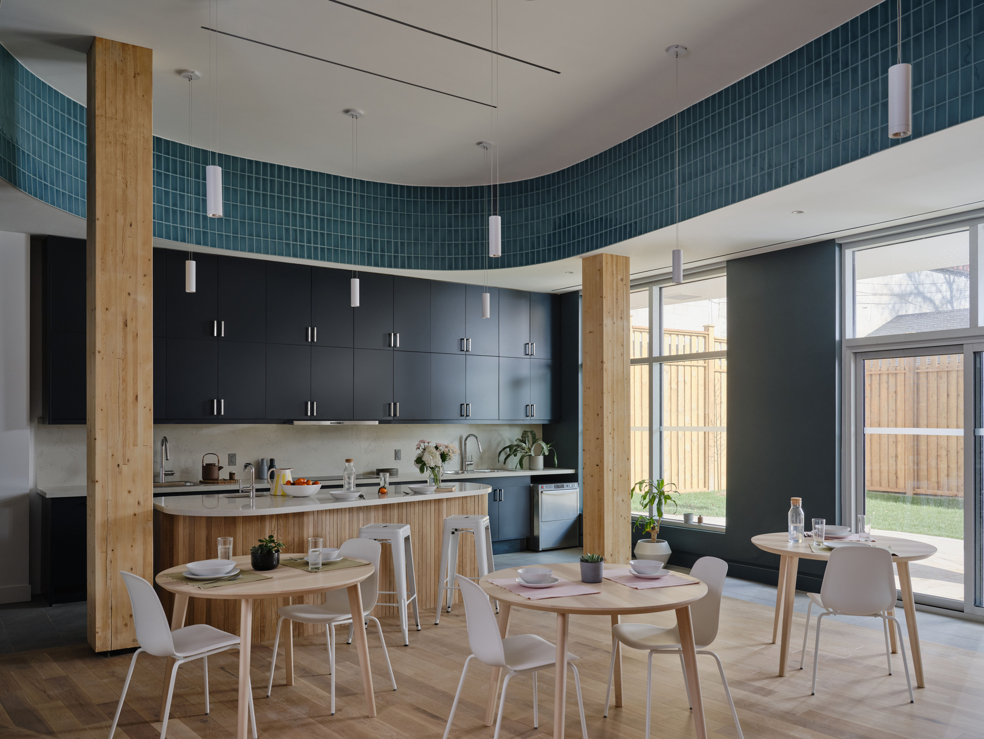 Abrigo de Emergência Anduhyaun / LGA Architectural Partners