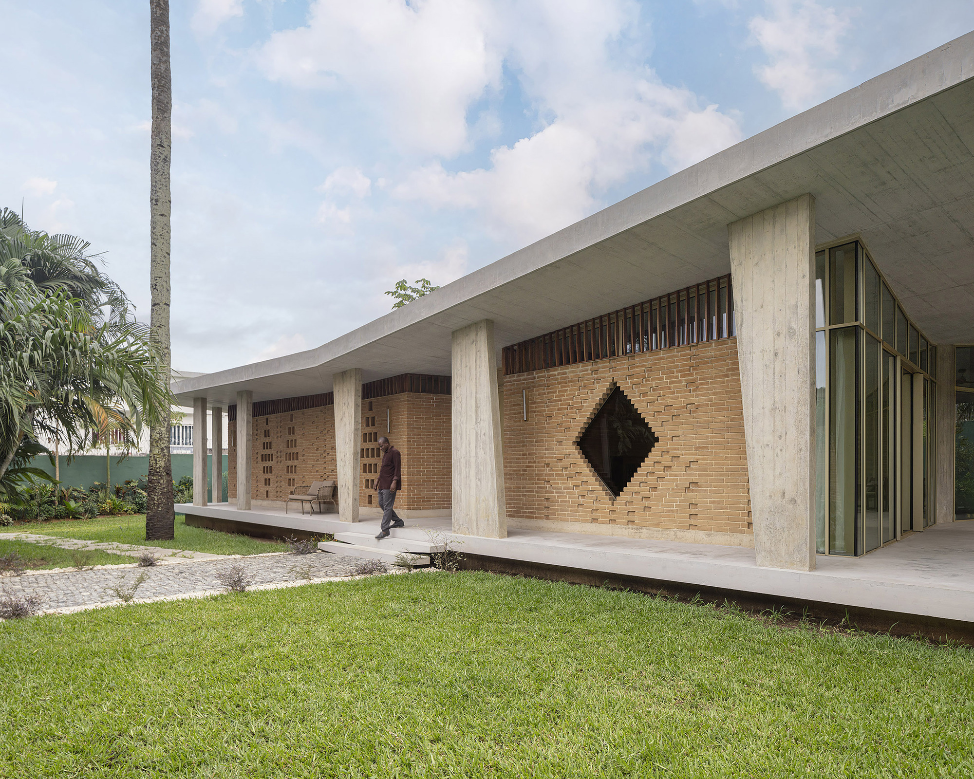 Villa CROCODILO / LOCALARQUITETURA | ArchDaily