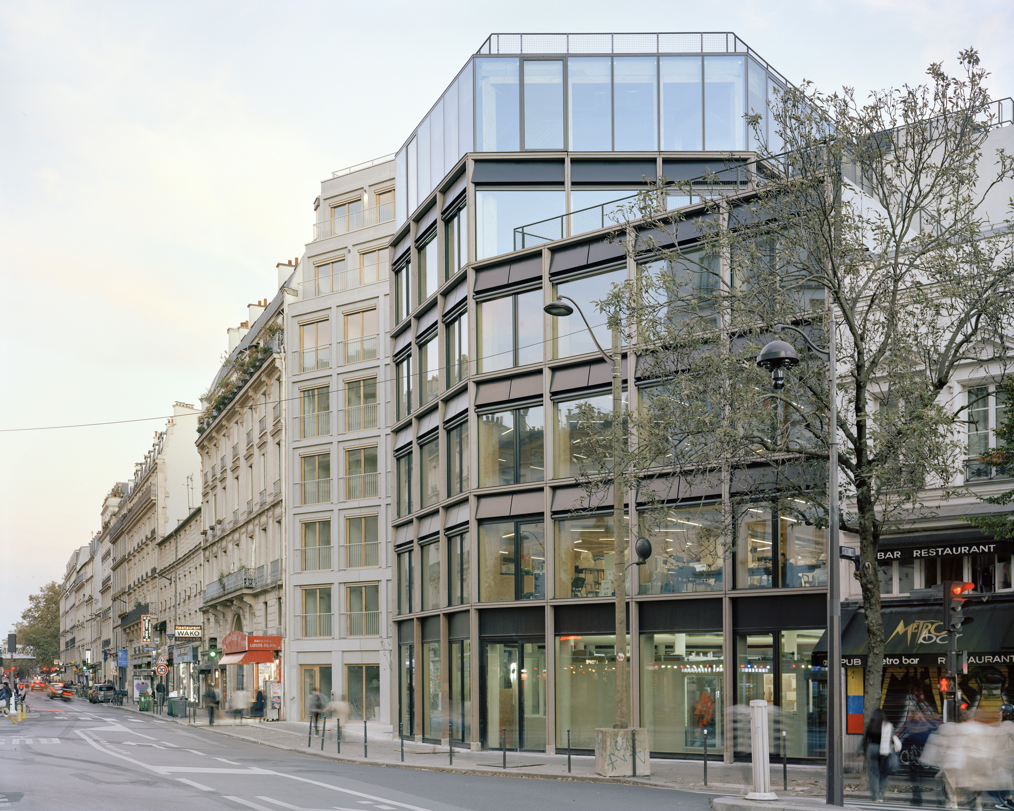 206 La Fayette – Transformação de um bloco parisiense / DATA arquitetos + arquitetura THINK TANK