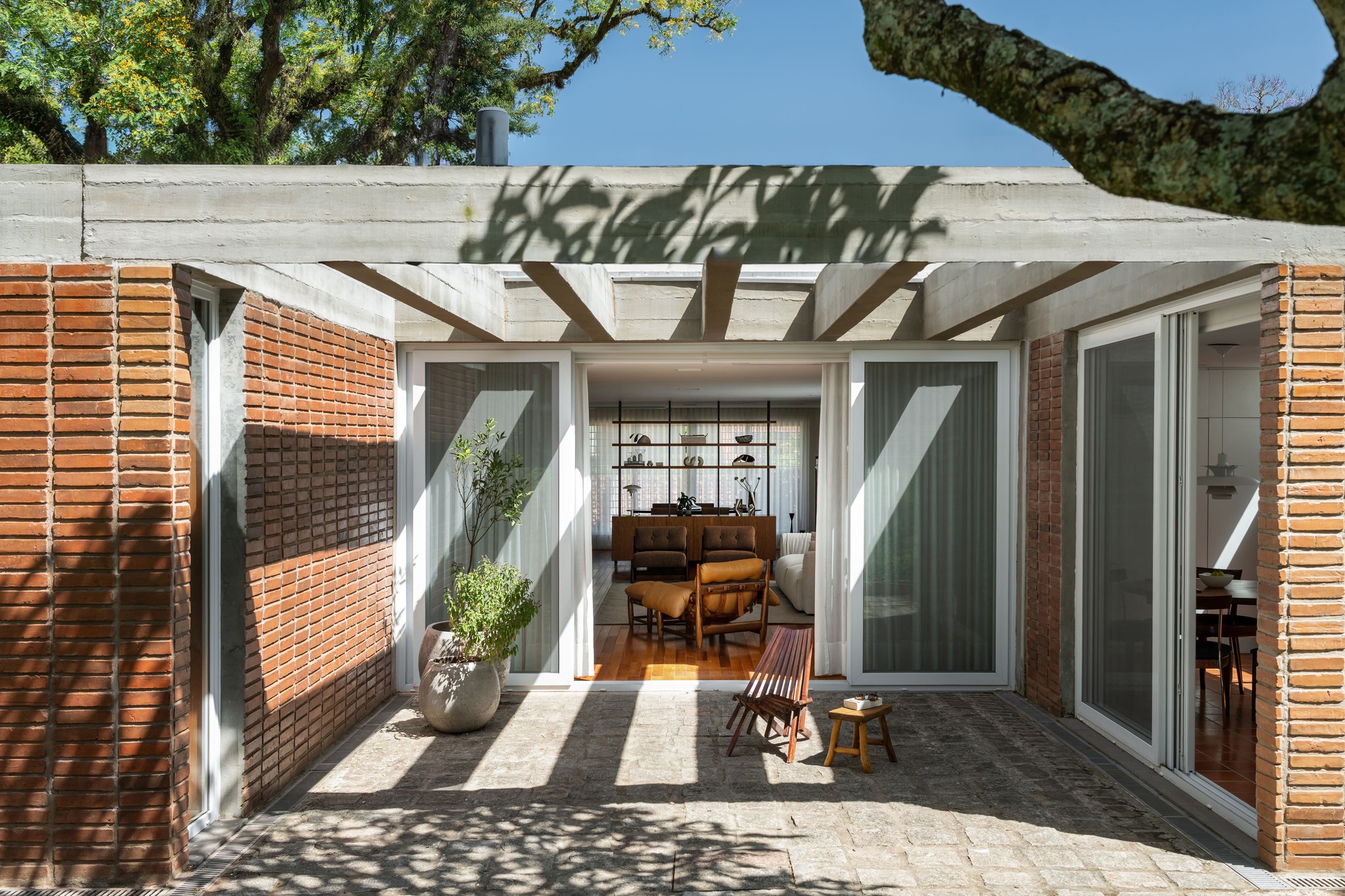Ouriques House / Ultra Arquitetura