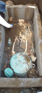 Necrópole arcaica com túmulos luxuosos encontrados no sul da Itália – The History Blog
