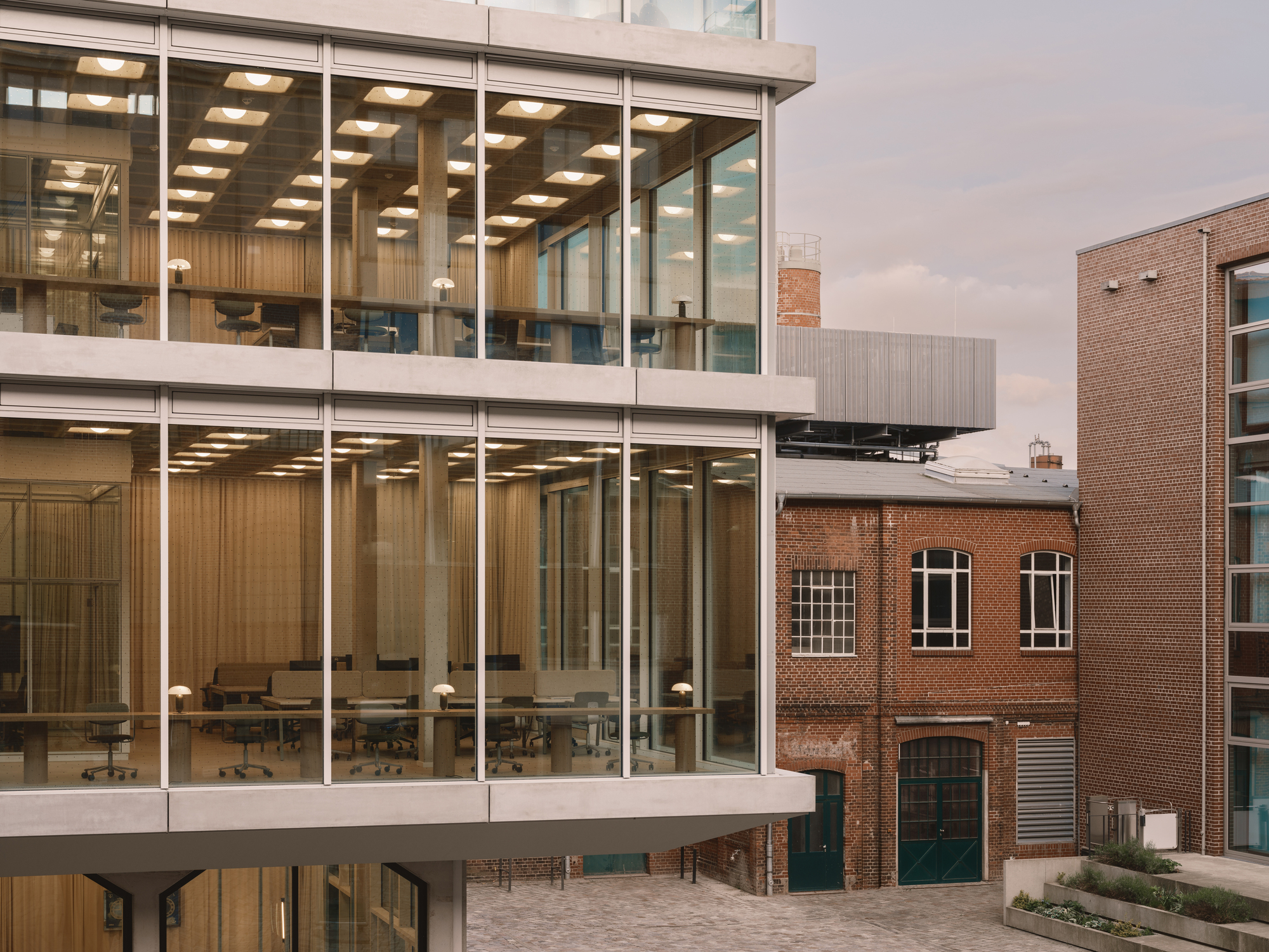 Enkime HQ/RHO | ArchDaily