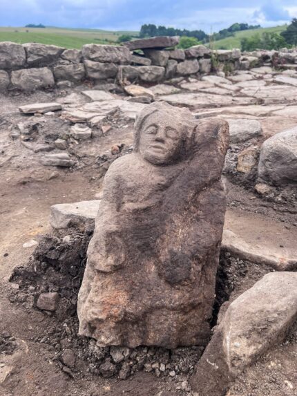 Escultura “genial” encontrada em Vindolanda – The History Blog