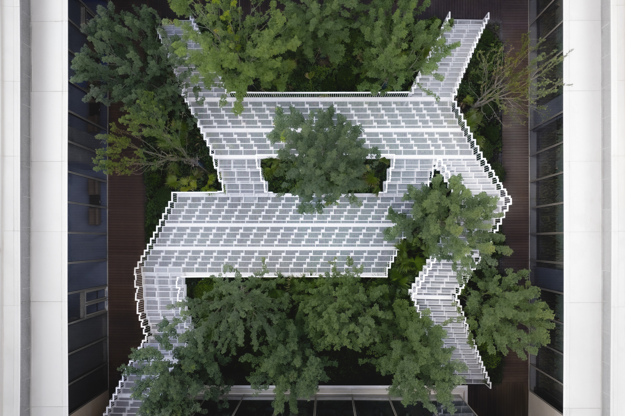 Yanlord Arcadia Sunken Garden —— Lacy Steps / TROP: terrenos + espaço aberto