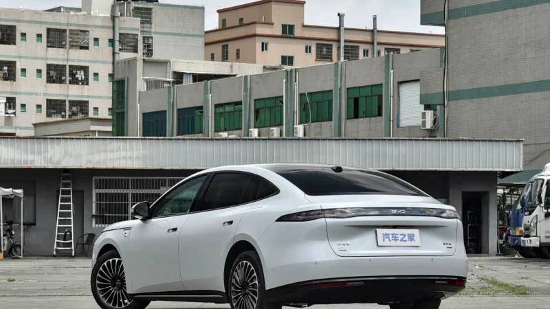 BYD acaba de fabricar um sedã de luxo de 1.031 milhas por menos de US$ 30.000
