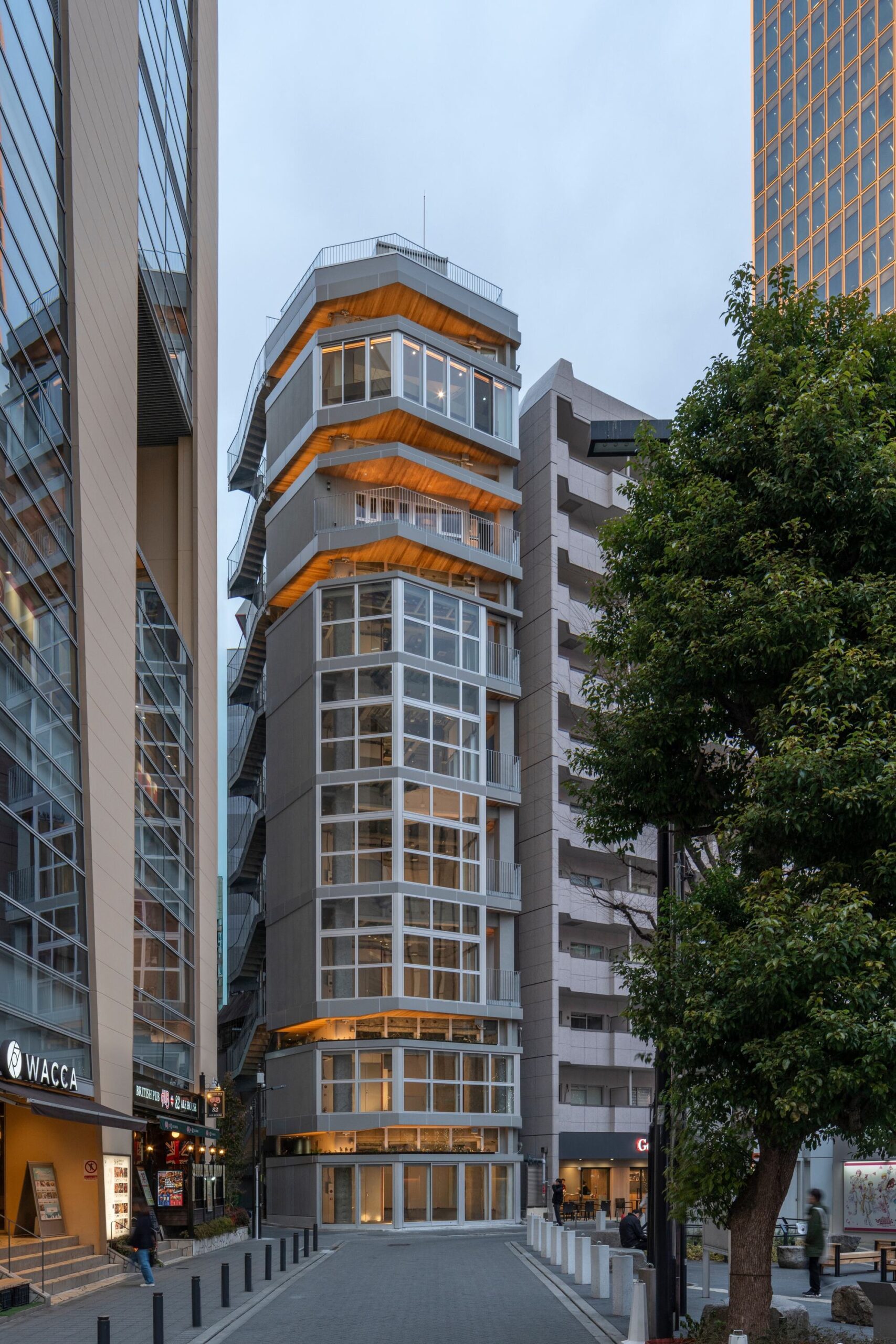 Jardim do Clerestório no Parque Naka-Ikebukuro / KEY OPERATION INC. / ARCHITECTS