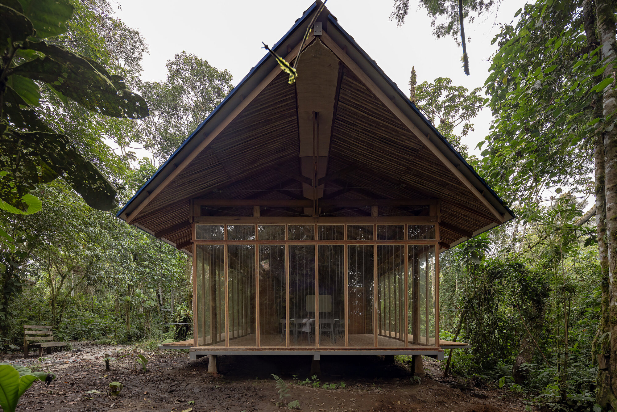 Pavilhão de Pesquisas WildSumaco / Caá Porá Arquitectura