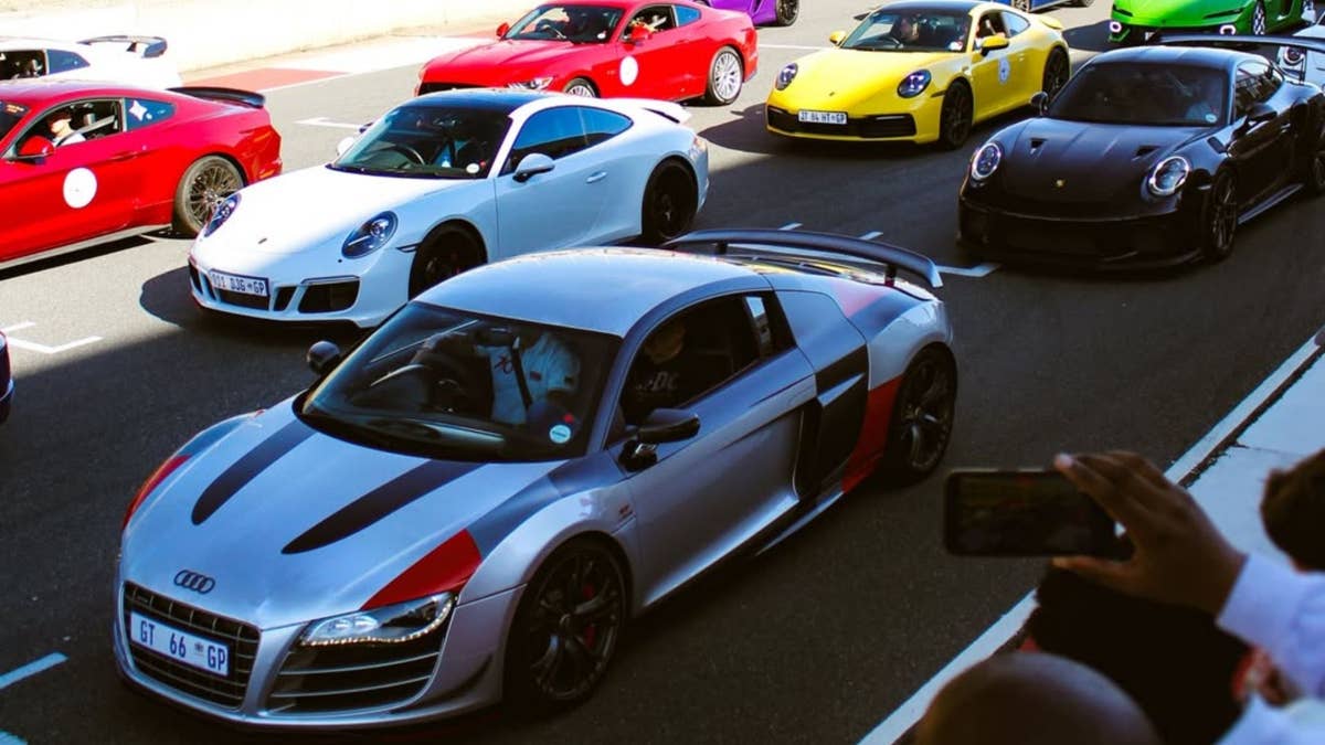 A maior exibição de supercarros do mundo não estava na Europa ou na América