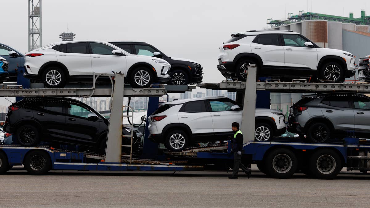 Empresas de transporte falsas estão roubando carros de seis dígitos de revendedores