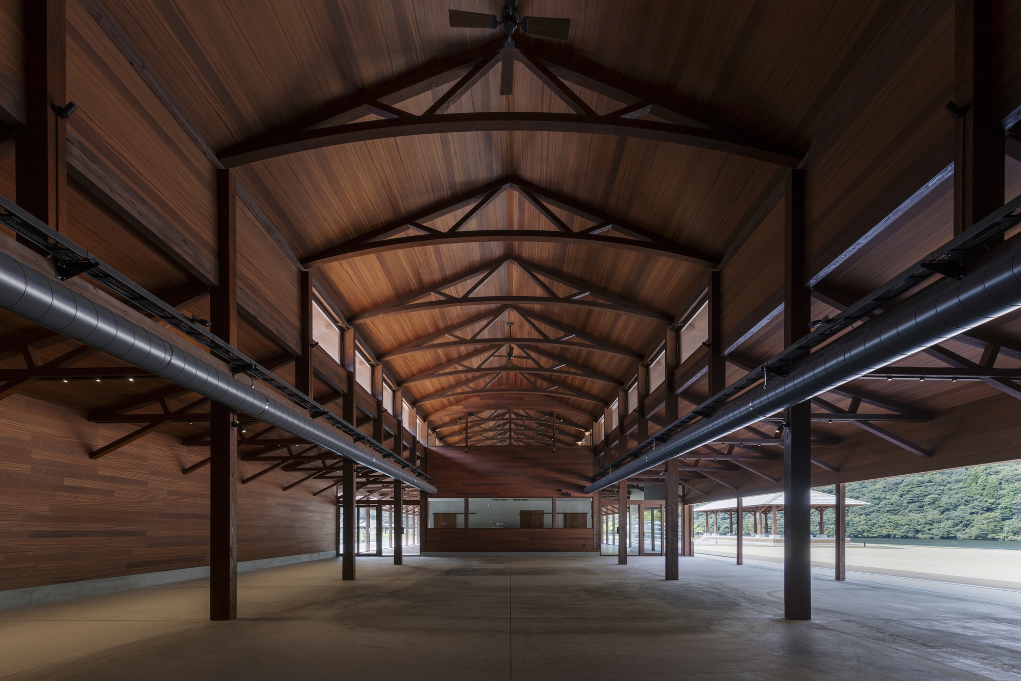 Casa de barcos para canoa Misato / STUDIO YY
